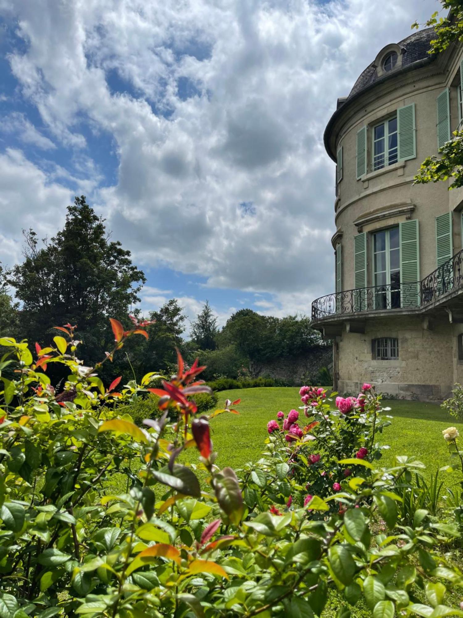 مبيت وإفطار فاليز Castel Saint-Leonard المظهر الخارجي الصورة
