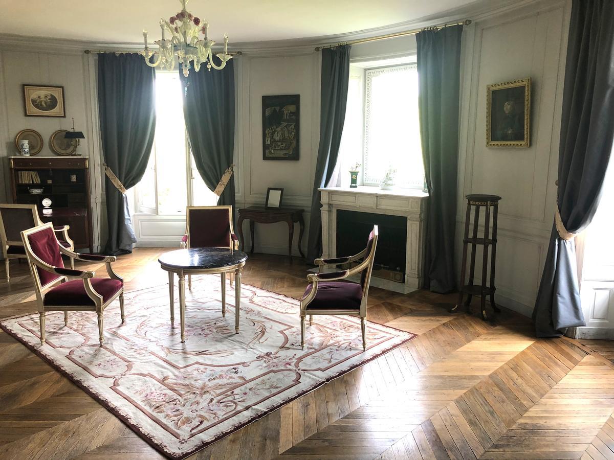 مبيت وإفطار فاليز Castel Saint-Leonard المظهر الخارجي الصورة