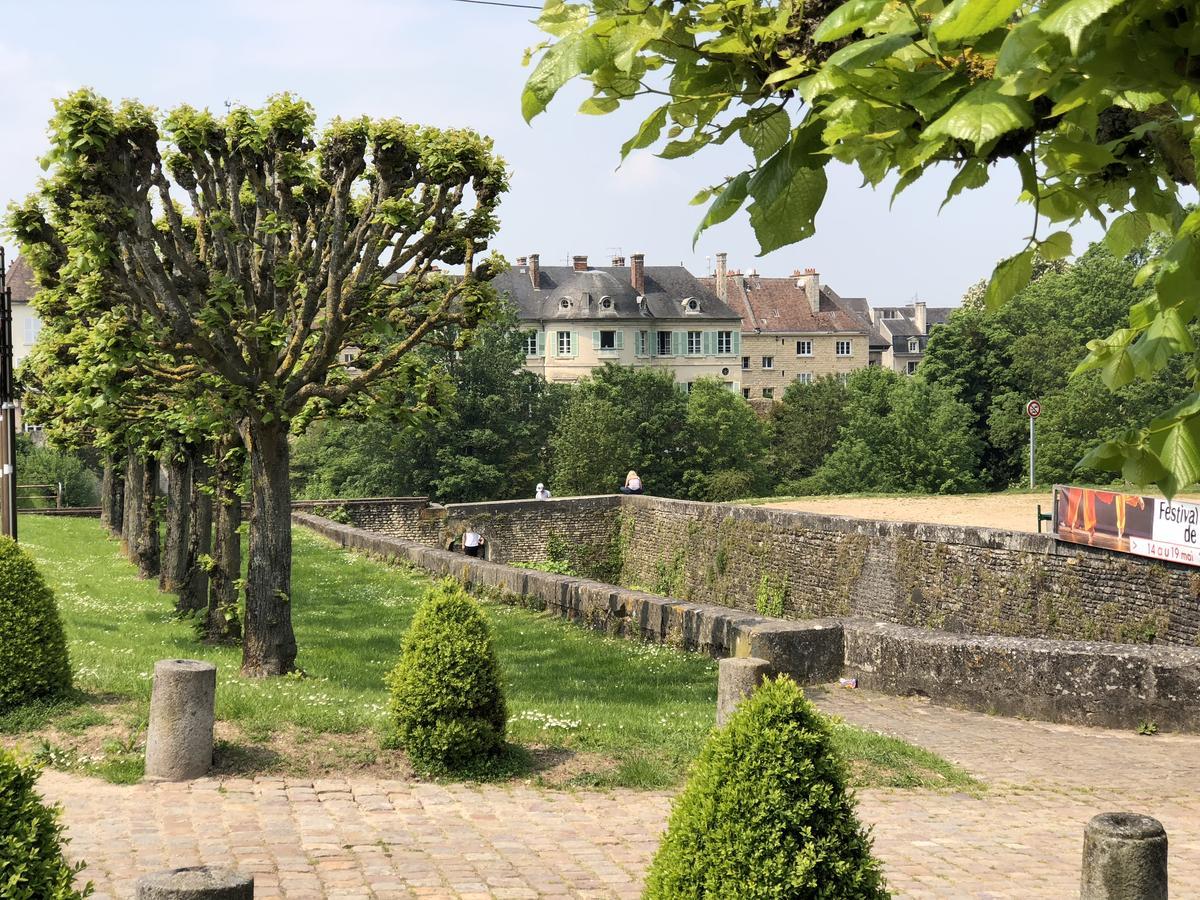 مبيت وإفطار فاليز Castel Saint-Leonard المظهر الخارجي الصورة
